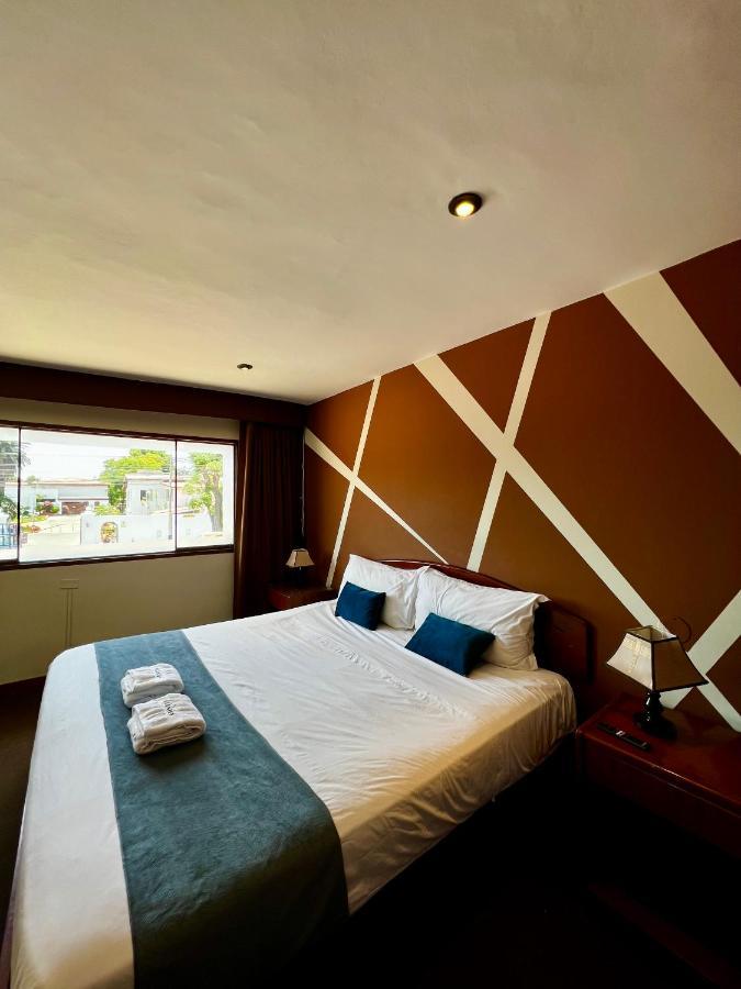 Hotel Country Trujillo Encalada Exterior photo