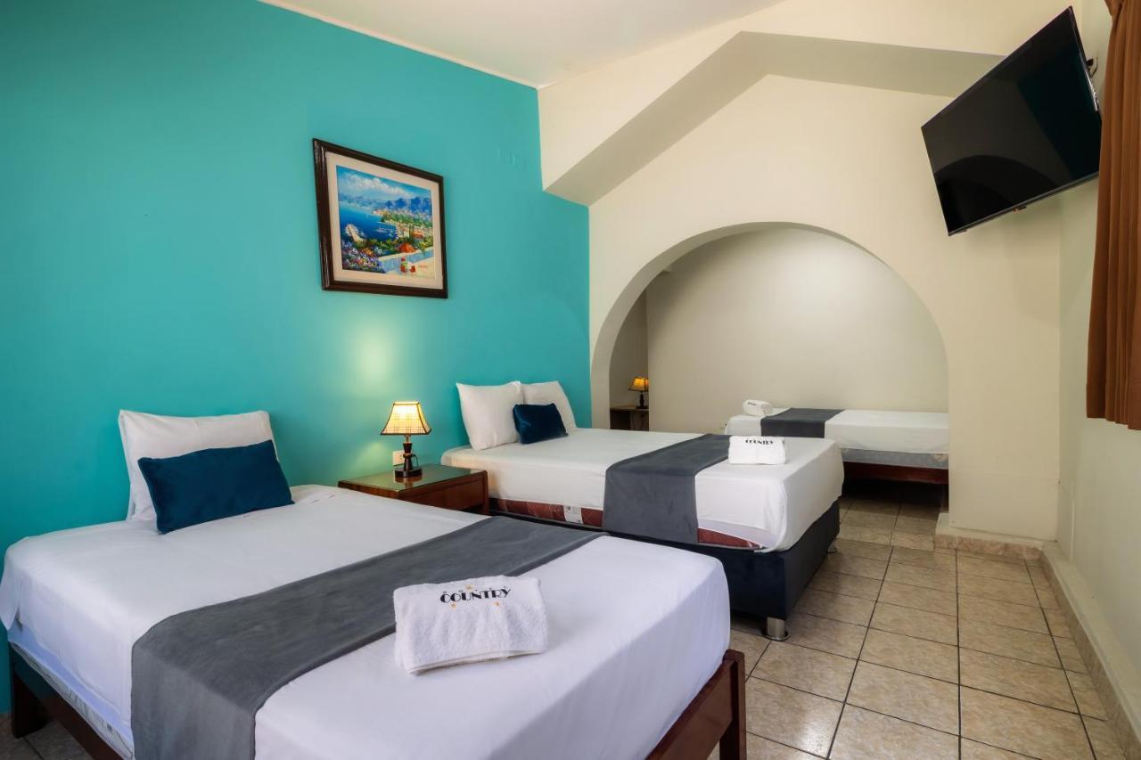 Hotel Country Trujillo Encalada Exterior photo