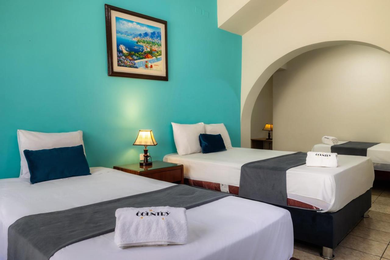 Hotel Country Trujillo Encalada Exterior photo