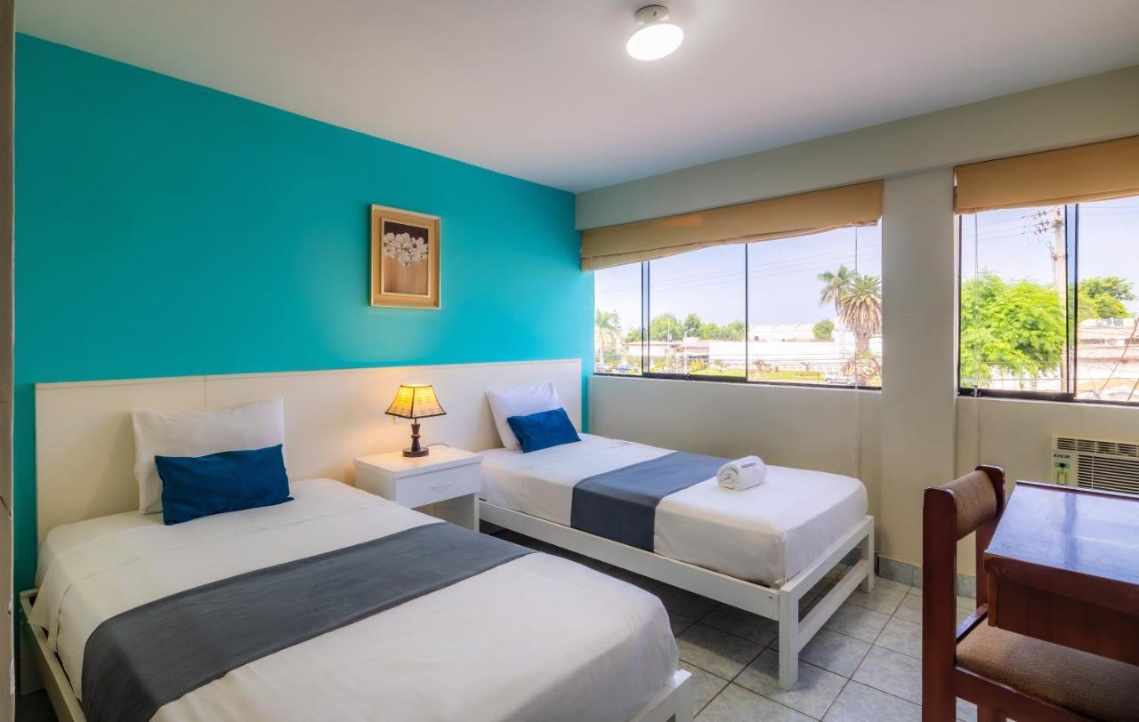 Hotel Country Trujillo Encalada Exterior photo